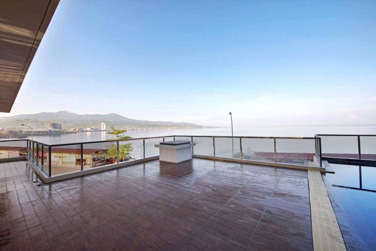 Whiz Prime Hotel Megamas Manado Extérieur photo